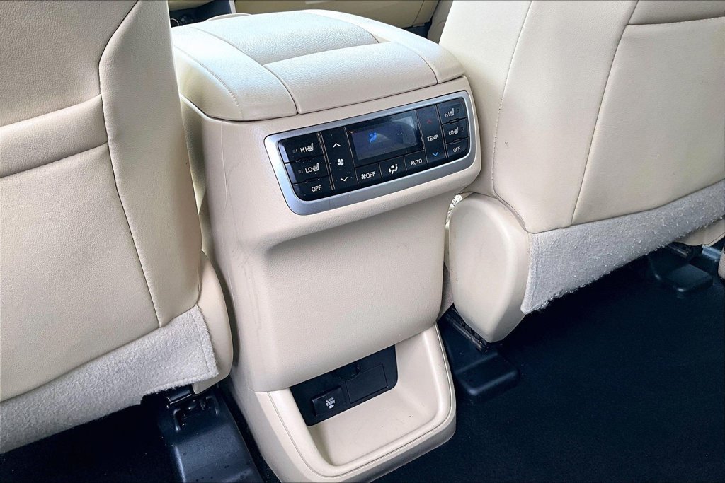 Used 2015 Toyota Highlander Limited Platinum AWD/4WD image 32