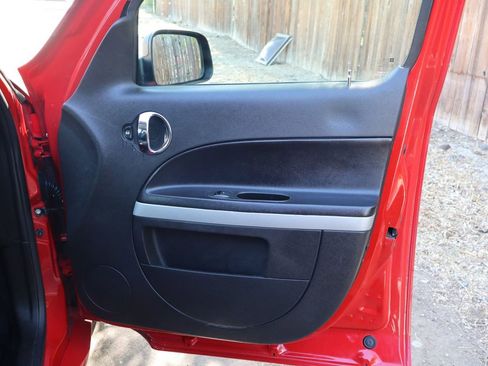 Used 2011 Chevrolet HHR LS image 26