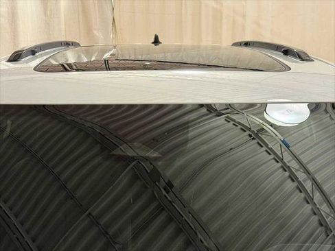 Certified 2023 Jeep Grand Cherokee Overland w/ Luxury Tech Group IV AWD/4WD image 14