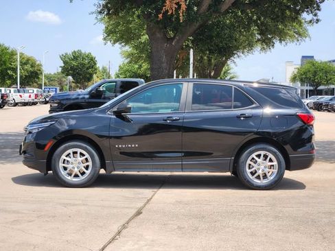 Used 2022 Chevrolet Equinox LS w/ LS Convenience Package FWD image 4