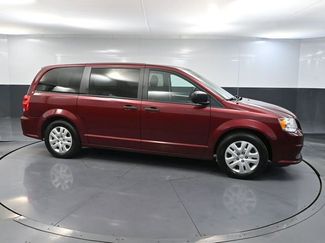 Used 2020 Dodge Grand Caravan SE w/ UConnect Hands-Free Group video 3