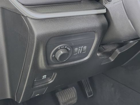 Used 2023 Jeep Grand Cherokee L Laredo AWD/4WD image 13