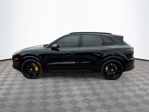 Used 2019 Porsche Cayenne Turbo w/ Premium Plus Package image 9