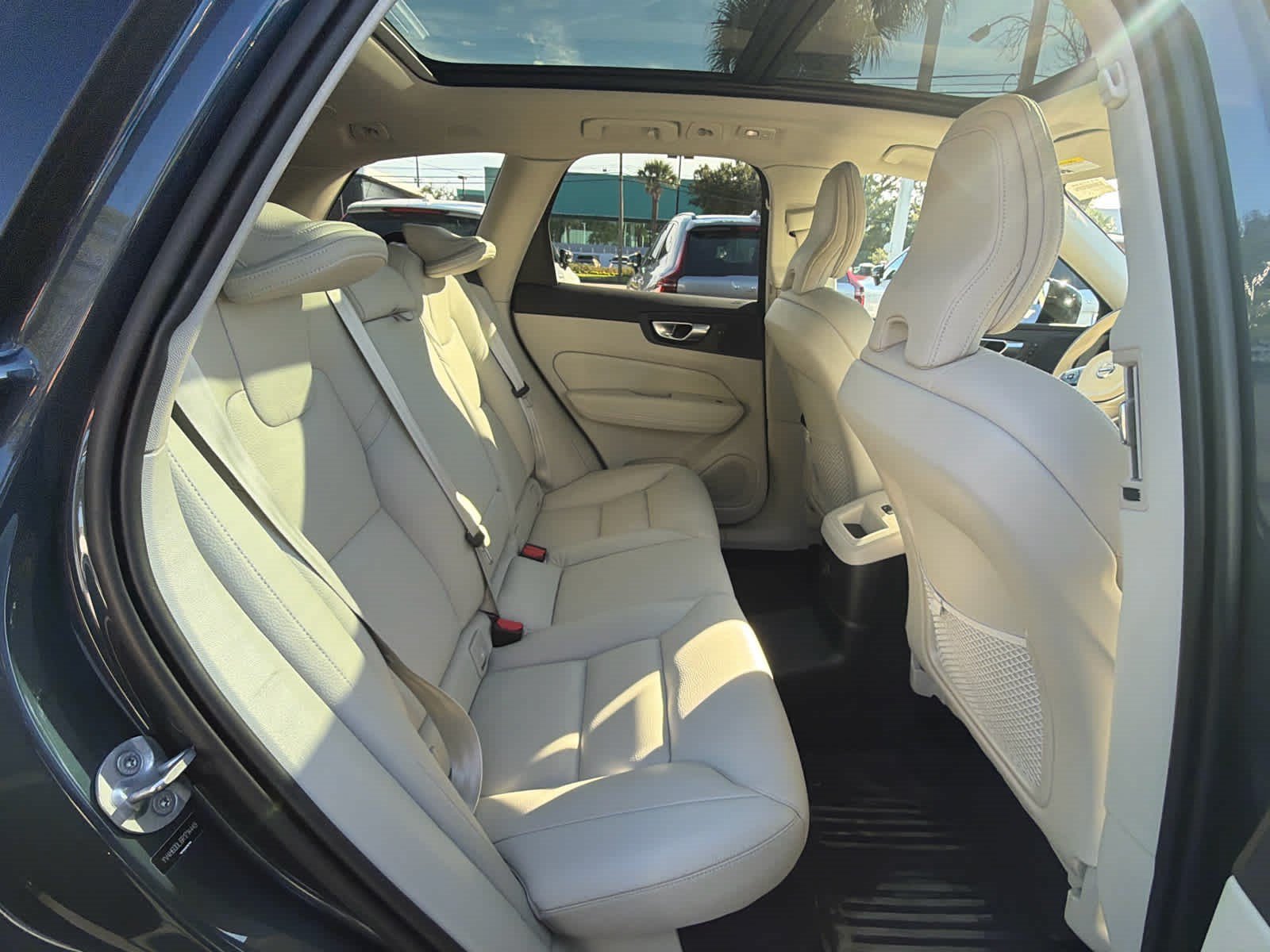 Used 2024 Volvo XC60 T8 Plus w/ Protection Package Premier AWD/4WD image 20