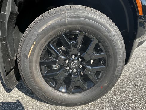 New 2026 Nissan Frontier SV w/ Tow Package AWD/4WD image 9