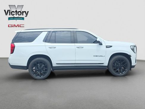 Used 2021 GMC Yukon Denali w/ Advanced Technology Package AWD/4WD image 19