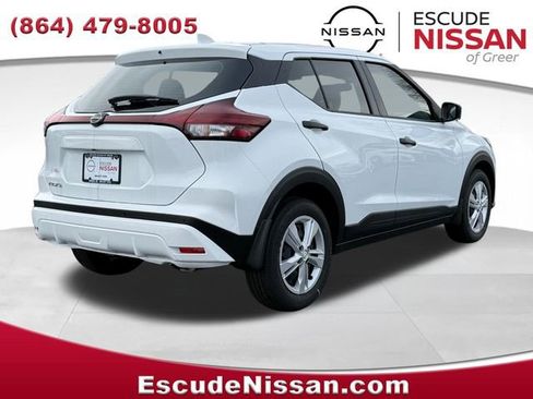 New 2025 Nissan Kicks Play S FWD image 3