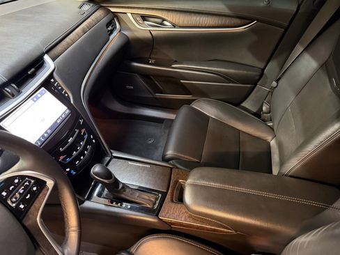 Used 2018 Cadillac XTS Luxury image 35