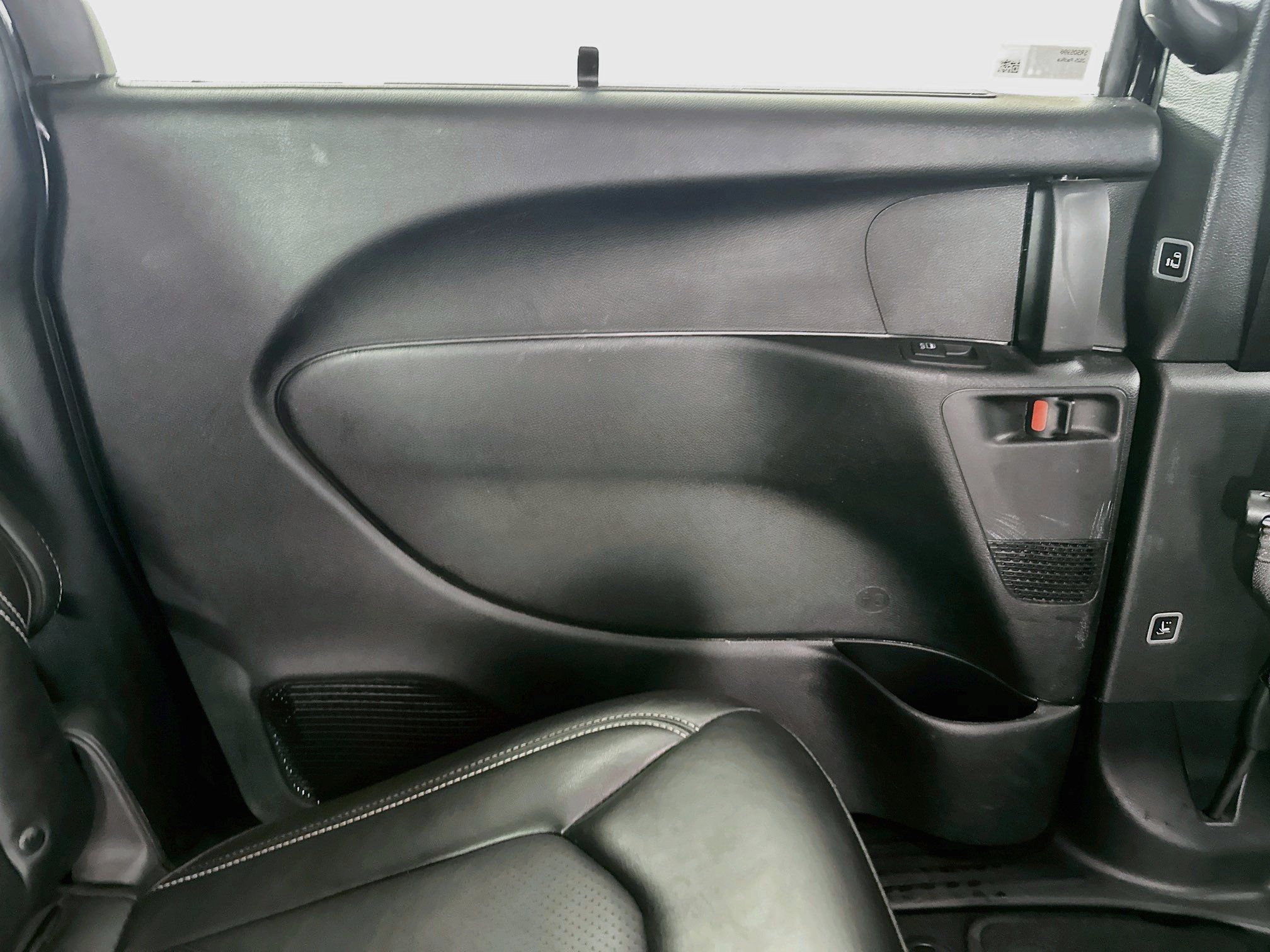 Used 2025 Chrysler Pacifica Select FWD image 25