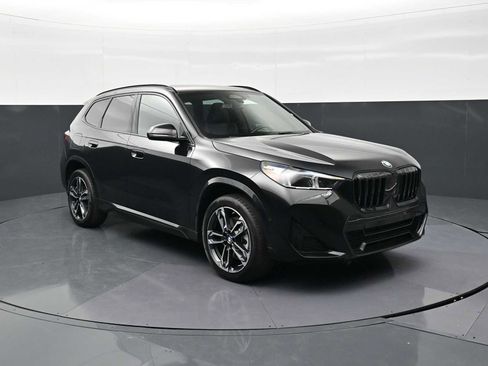 Used 2023 BMW X1 xDrive28i w/ M Sport Package image 3