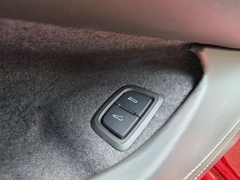 Used 2023 Chevrolet Corvette Stingray Premium Cpe w/ Body-Color Dual Roof Package image 31