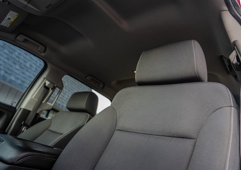 Used 2018 Chevrolet Silverado 1500 LT w/ All Star Edition AWD/4WD image 29