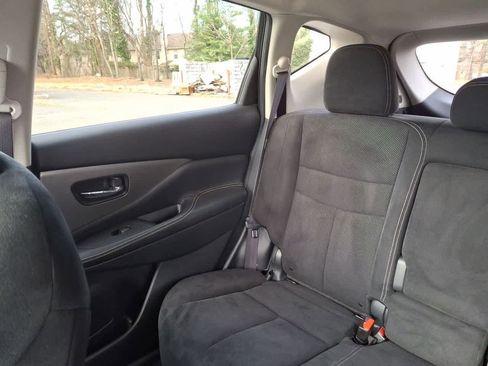 Used 2019 Nissan Murano S image 12