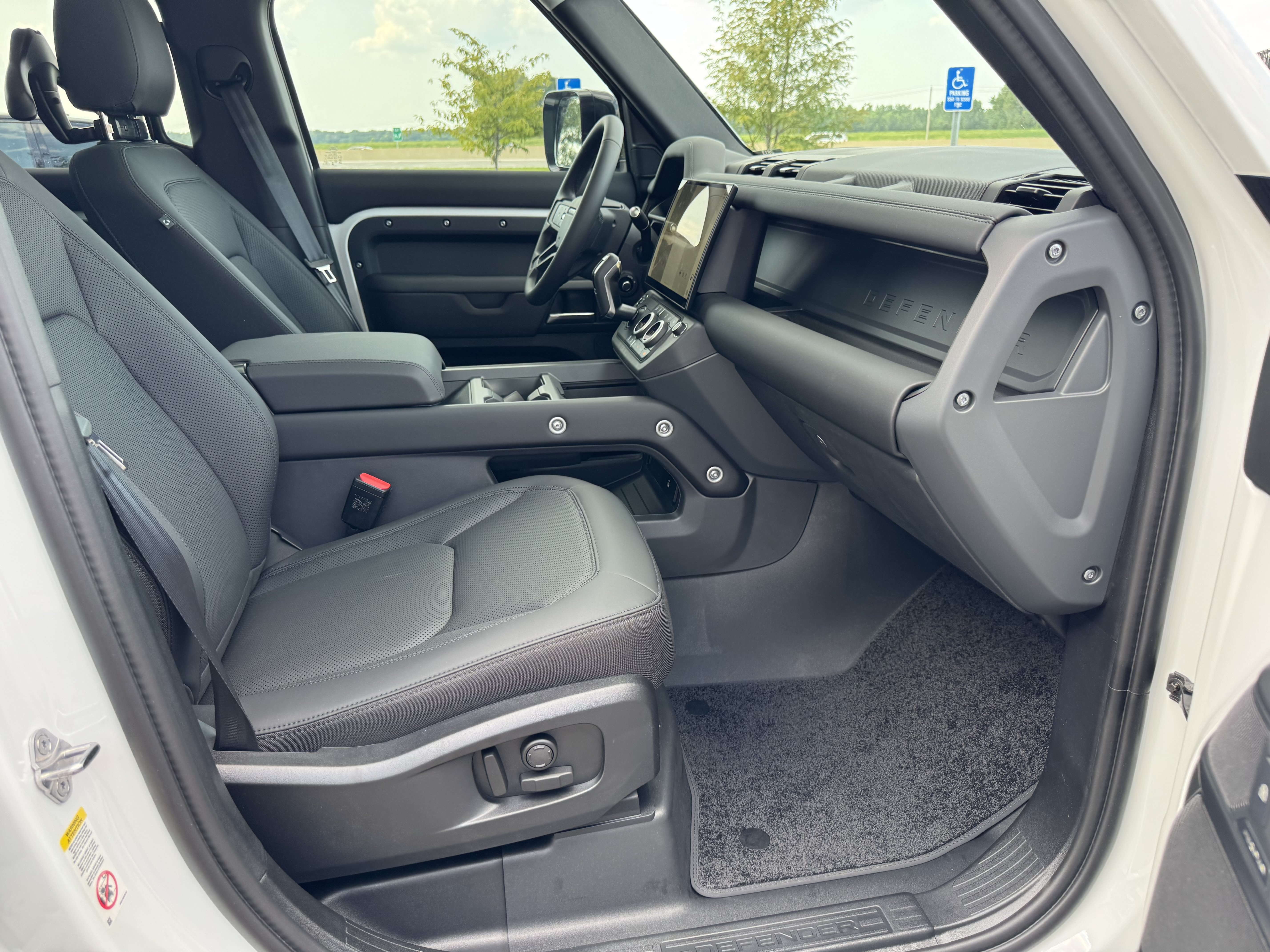 New 2026 Land Rover Defender 110 S AWD/4WD image 3