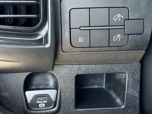 Used 2024 RAM ProMaster 2500 w/ Convenience Group image 35