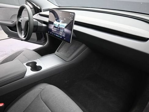 Used 2025 Tesla Model 3 RWD image 10