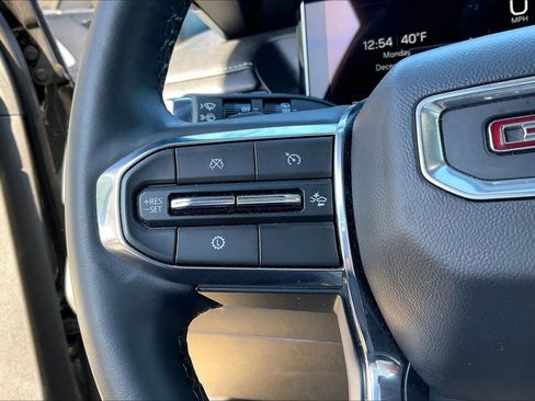 Used 2025 GMC Acadia Elevation image 21