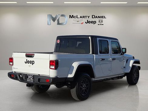 New 2026 Jeep Gladiator Sport image 5