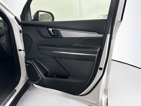 Used 2025 Buick Enclave Preferred image 34