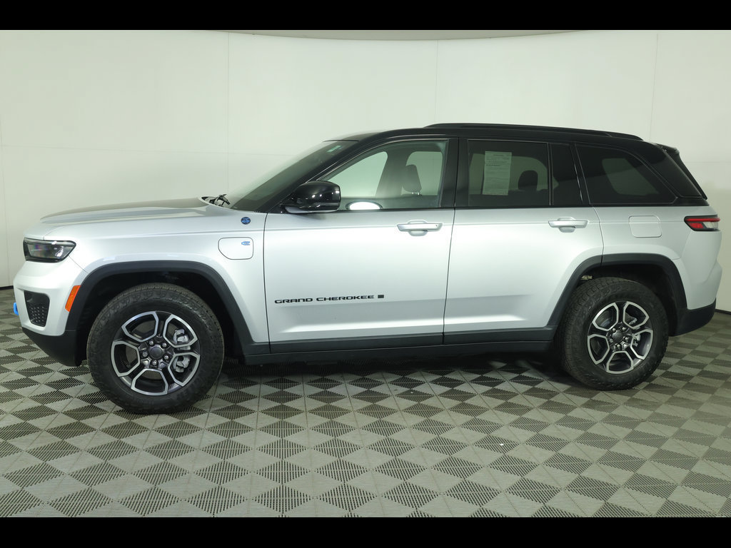 Used 2022 Jeep Grand Cherokee Trailhawk AWD/4WD image 18