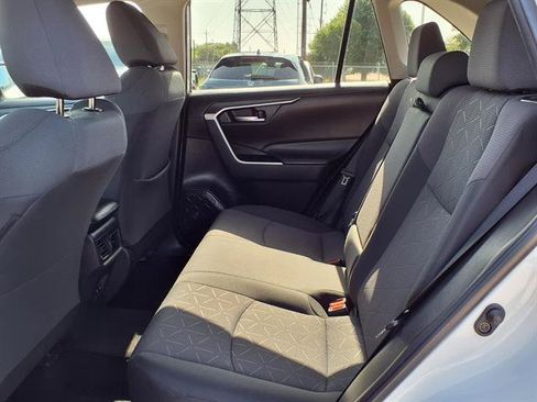 Used 2019 Toyota RAV4 XLE FWD image 19