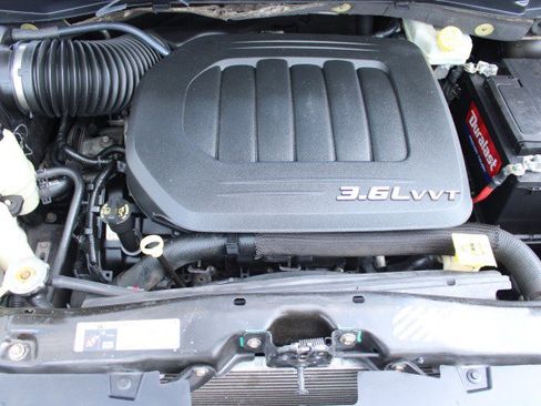 Used 2015 Dodge Grand Caravan SXT FWD image 31