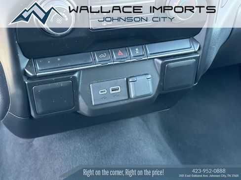 Used 2021 Chevrolet Silverado 1500 Custom image 25