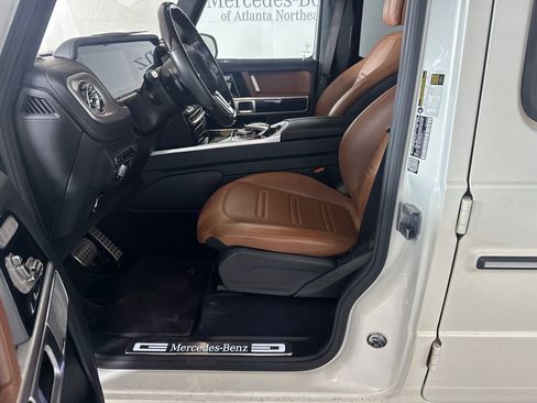 Used 2021 Mercedes-Benz G 550 image 3