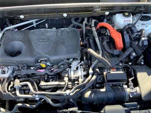 Used 2021 Toyota Venza XLE w/ Softex Package image 32