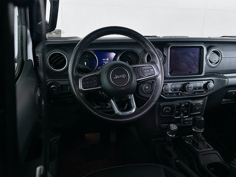 Used 2023 Jeep Wrangler Sahara w/ Cold Weather Group image 17