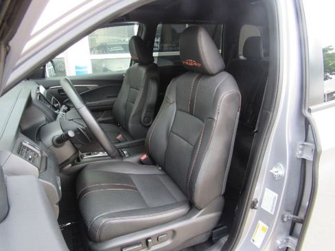 Used 2023 Honda Passport TrailSport image 14