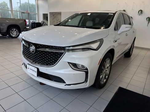 Used 2022 Buick Enclave Avenir AWD/4WD image 40