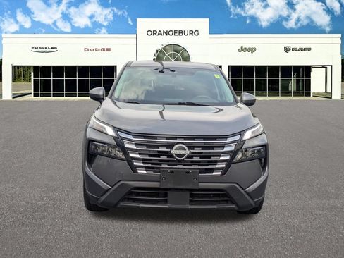 Used 2024 Nissan Rogue SV AWD/4WD image 2
