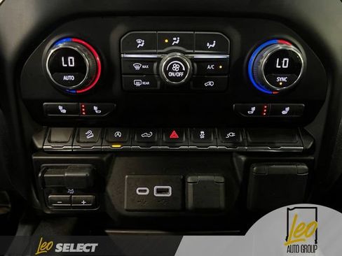 Used 2021 Chevrolet Silverado 1500 LT Trail Boss w/ Convenience Package II AWD/4WD image 18
