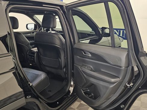 New 2025 Jeep Grand Cherokee 4WD image 33