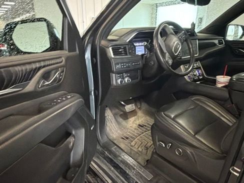 Used 2021 GMC Yukon XL Denali w/ Denali Premium Package AWD/4WD image 5