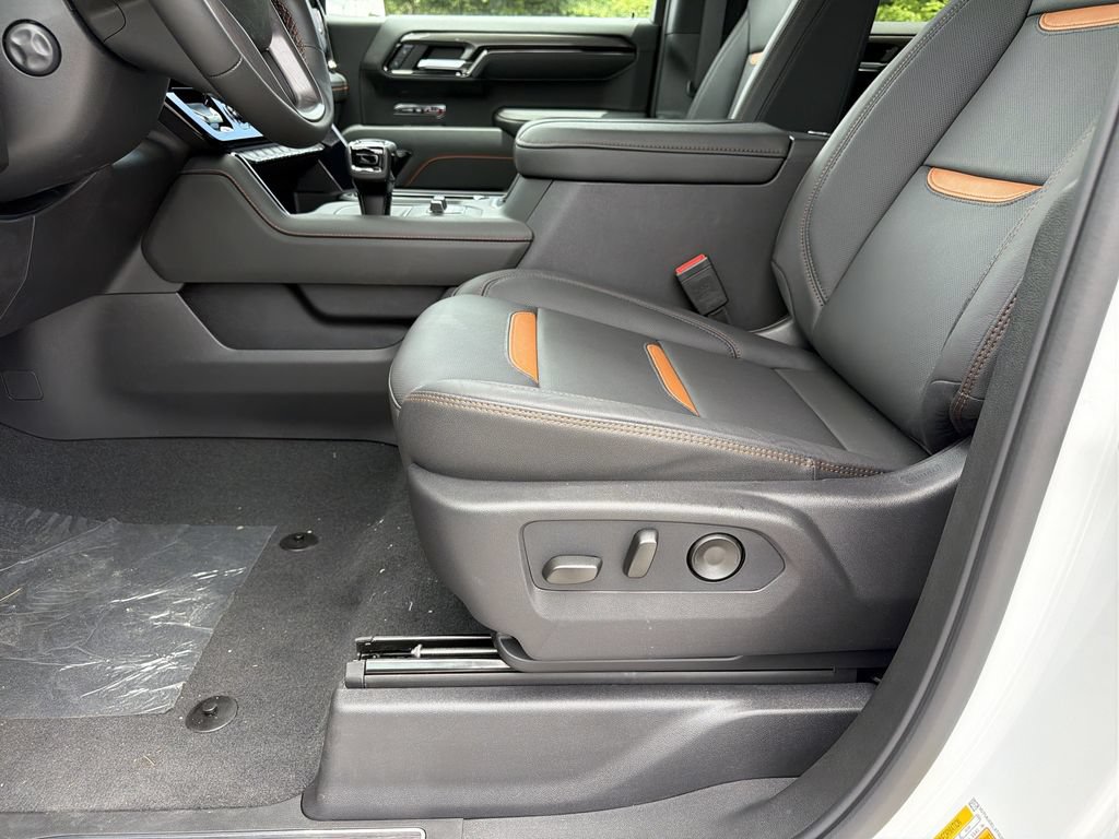 New 2026 GMC Sierra 1500 AT4 w/ Technology Package AWD/4WD image 17