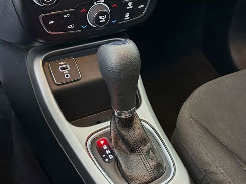 Used 2021 Jeep Compass Sport image 19