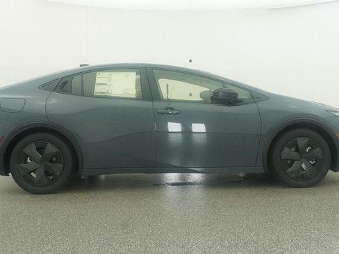 New 2026 Toyota Prius Plug-In Hybrid FWD image 13