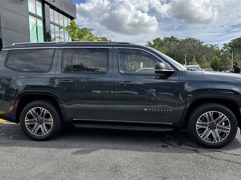 Used 2023 Jeep Wagoneer Series II image 6