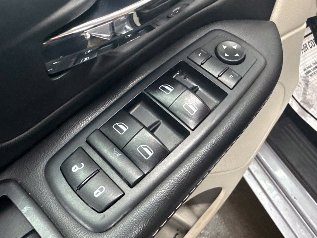 Used 2019 Dodge Grand Caravan SXT FWD image 19