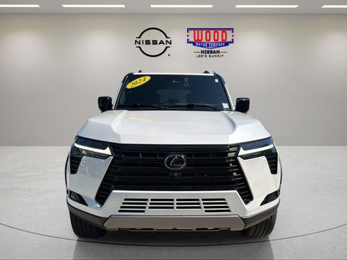 Used 2024 Lexus GX 550 AWD/4WD image 6