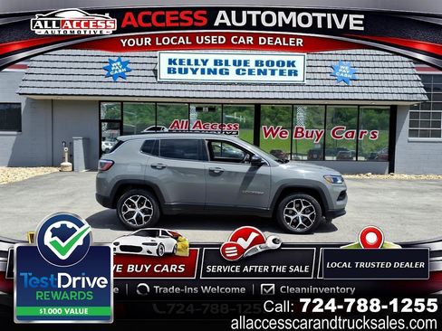 Used 2024 Jeep Compass Latitude AWD/4WD image 1