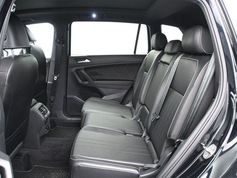 Used 2022 Volkswagen Tiguan SE R-Line AWD/4WD image 8