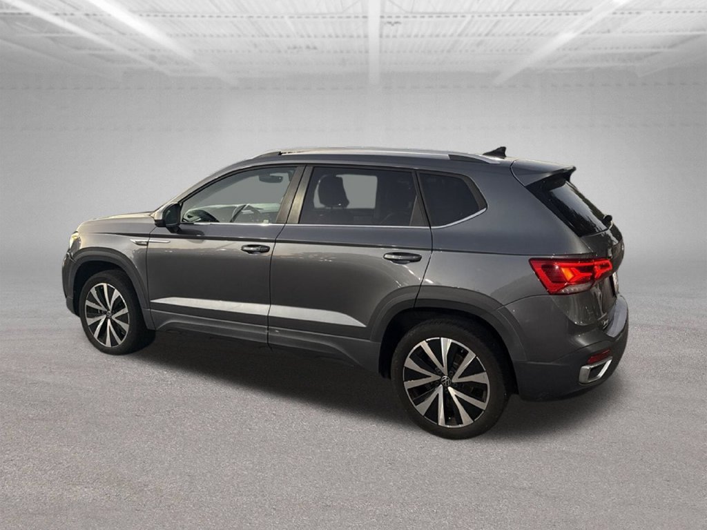 Used 2023 Volkswagen Taos SE FWD image 4