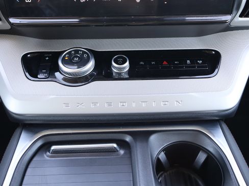 Used 2025 Ford Expedition Max Active image 22