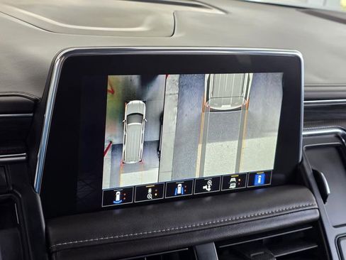 Used 2022 GMC Yukon XL SLT w/ SLT Luxury Package image 19