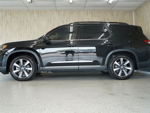 Used 2025 Honda Pilot Touring image 5
