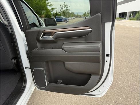 Used 2023 Chevrolet Silverado 1500 LT AWD/4WD image 36