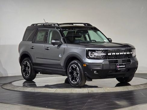 New 2025 Ford Bronco Sport Outer Banks w/ Outer Banks Tech Package+ AWD/4WD image 2